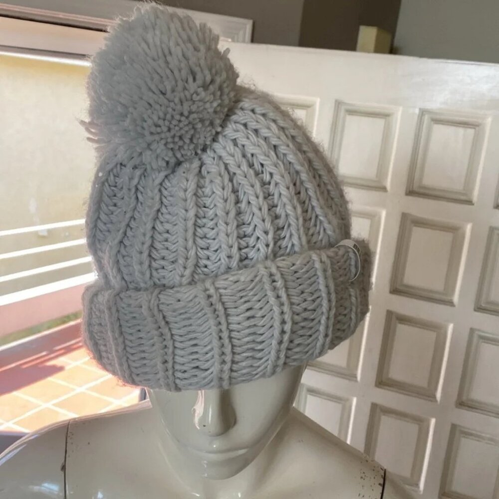 chunky baby blue knit beanie Pom Pom one size - Picture 2 of 5